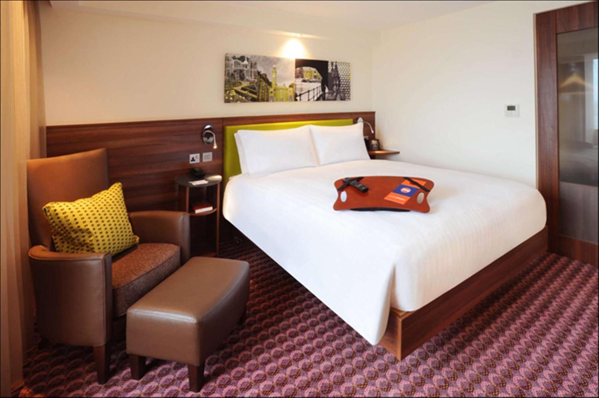 Hampton By Hilton Birmingham Broad Street Hotel Екстериор снимка