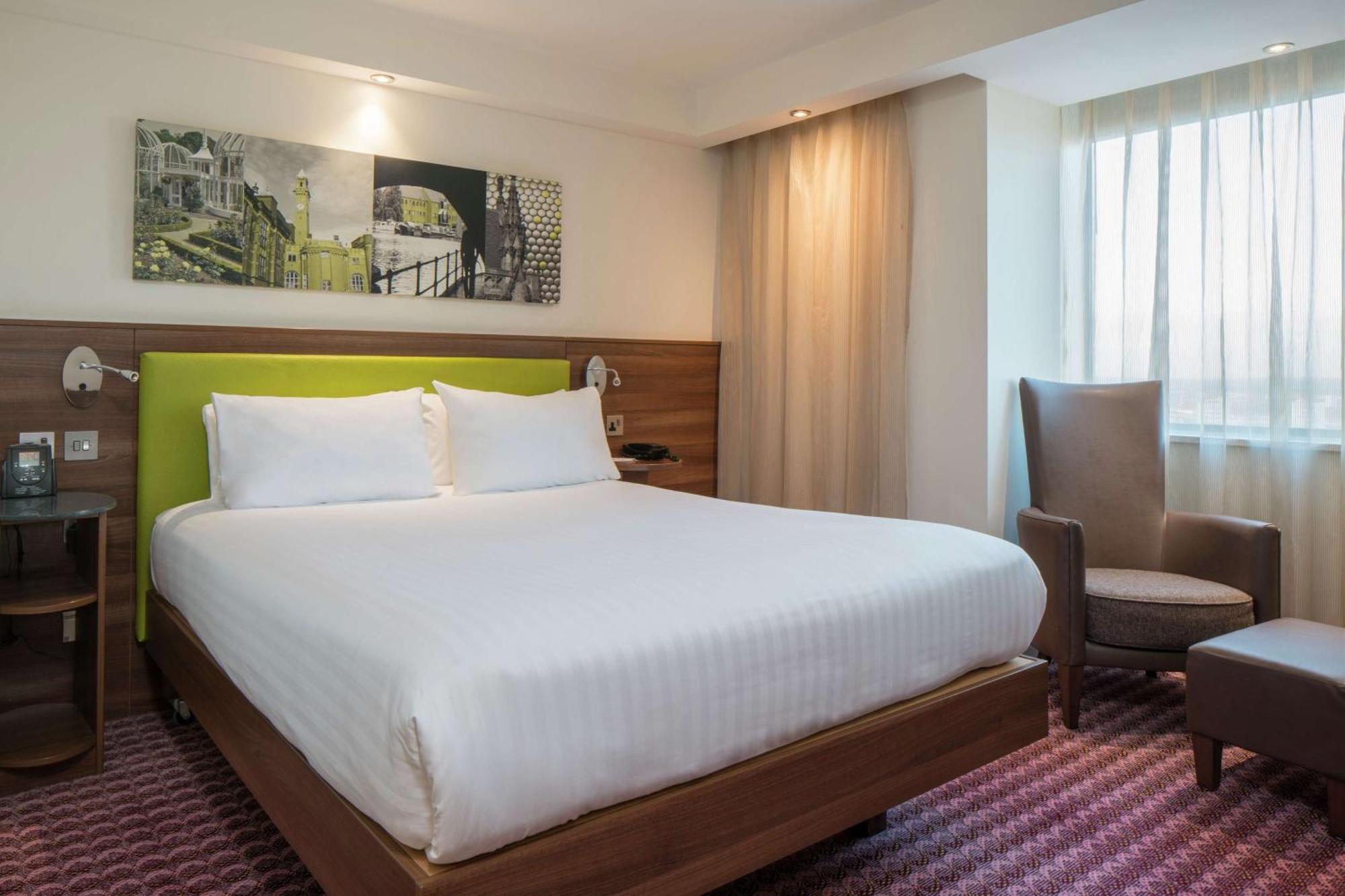 Hampton By Hilton Birmingham Broad Street Hotel Екстериор снимка