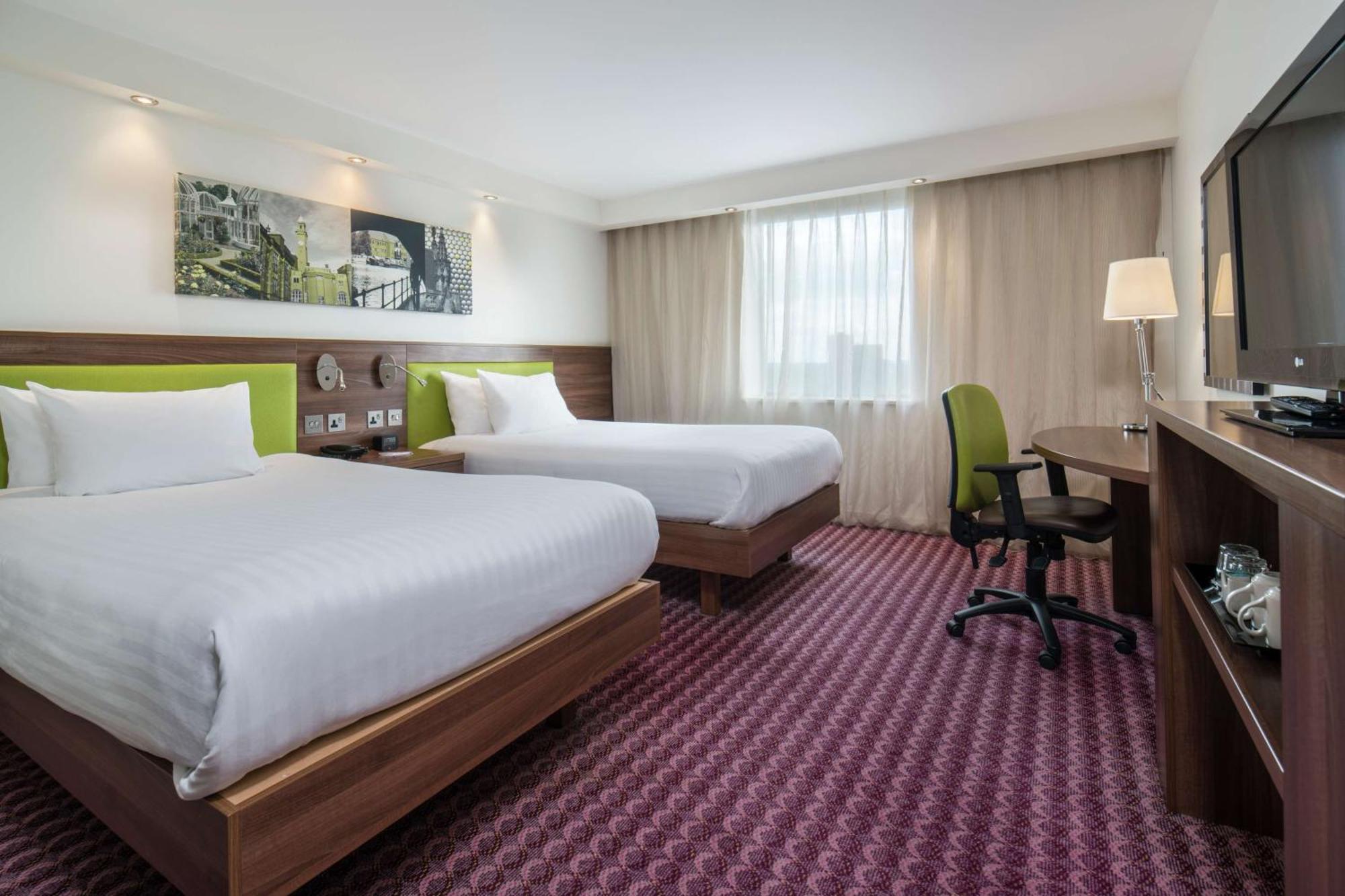 Hampton By Hilton Birmingham Broad Street Hotel Екстериор снимка