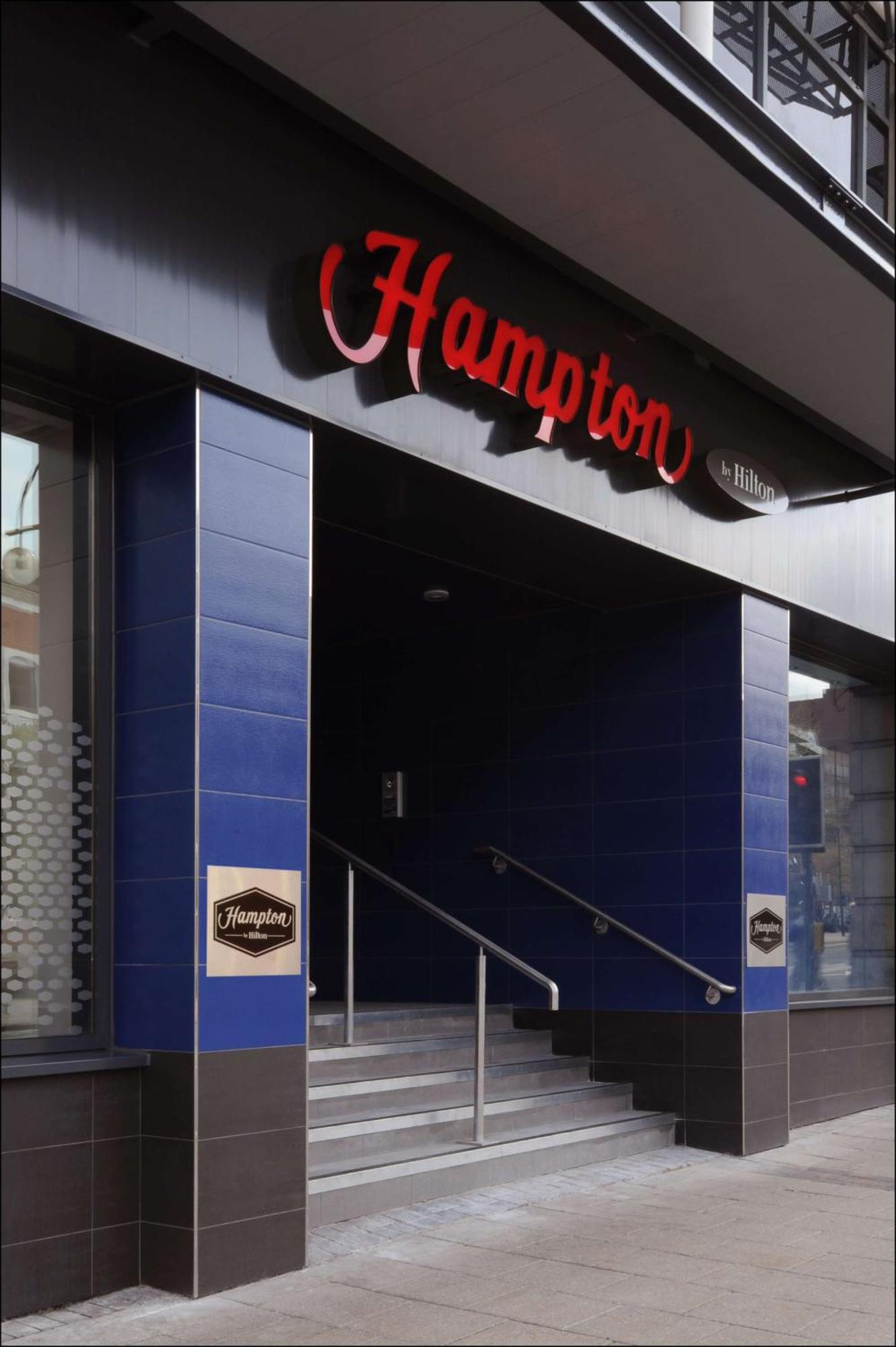 Hampton By Hilton Birmingham Broad Street Hotel Екстериор снимка