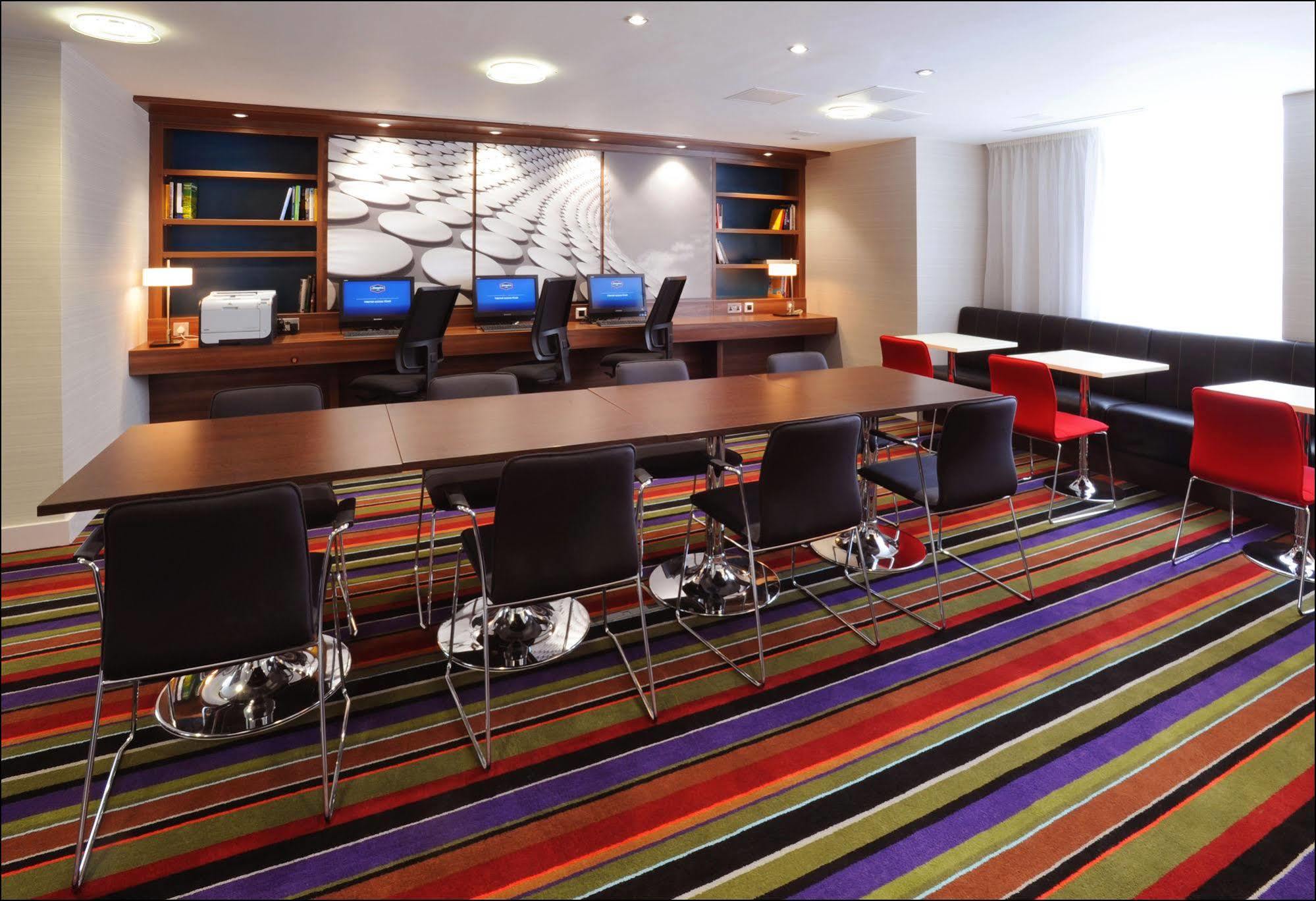 Hampton By Hilton Birmingham Broad Street Hotel Екстериор снимка